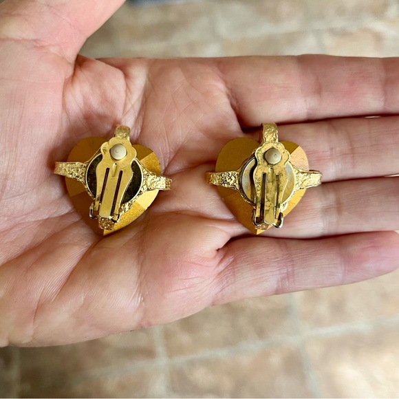 Vintage Crystal Heart GoldTone Hammered Metal ClipOn Earrings Possible J.Janson - Picture 6 of 9